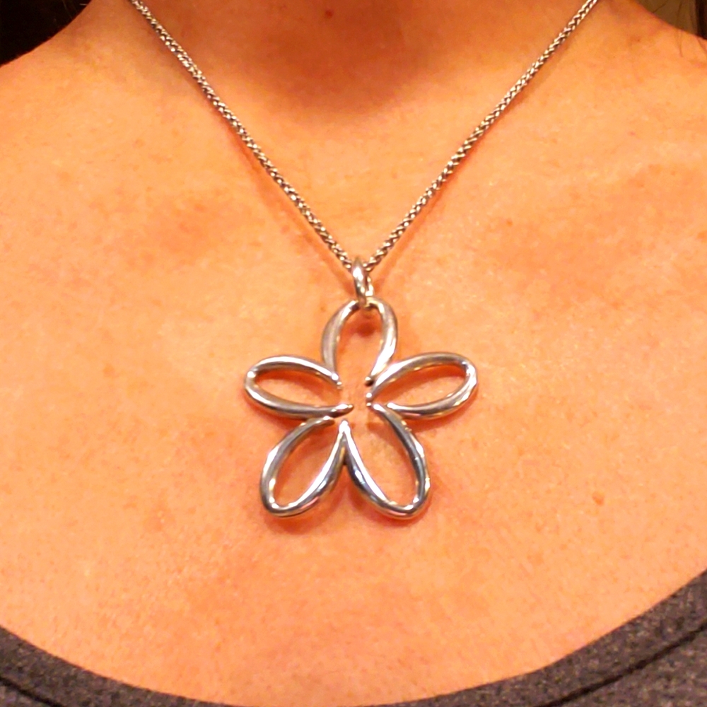 2pc James Avery RETIRED Floating Open Flower